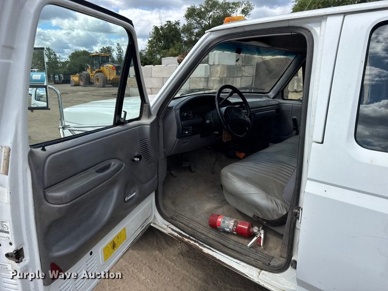 image for item ER0007 1995 Ford F350 Crew Cab dump bed pickup truck