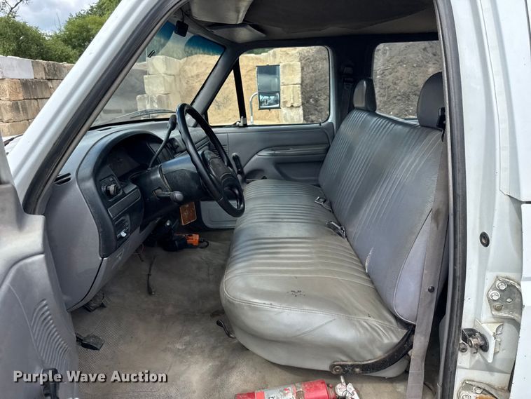 image for item ER0007 1995 Ford F350 Crew Cab dump bed pickup truck