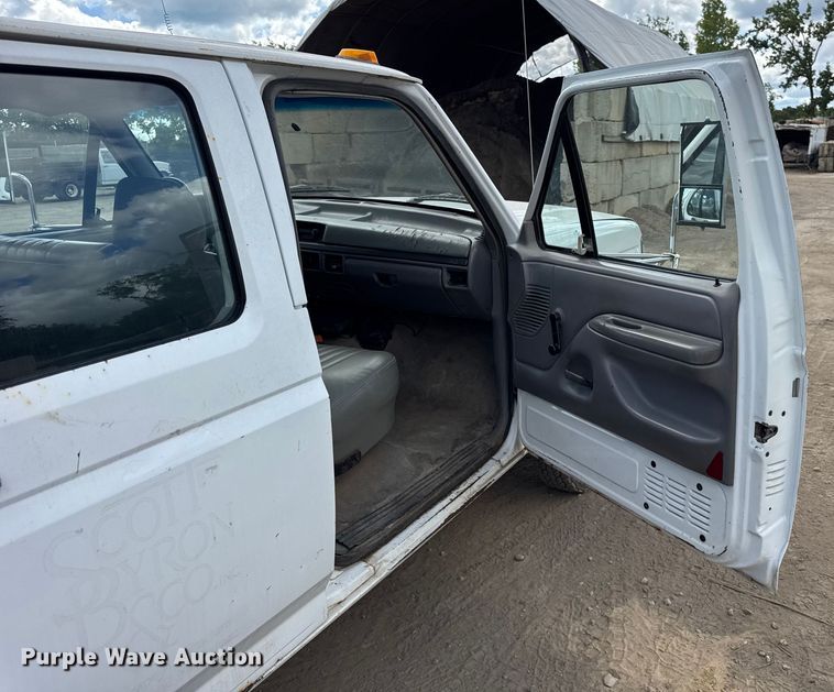 image for item ER0007 1995 Ford F350 Crew Cab dump bed pickup truck