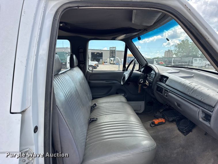 image for item ER0007 1995 Ford F350 Crew Cab dump bed pickup truck