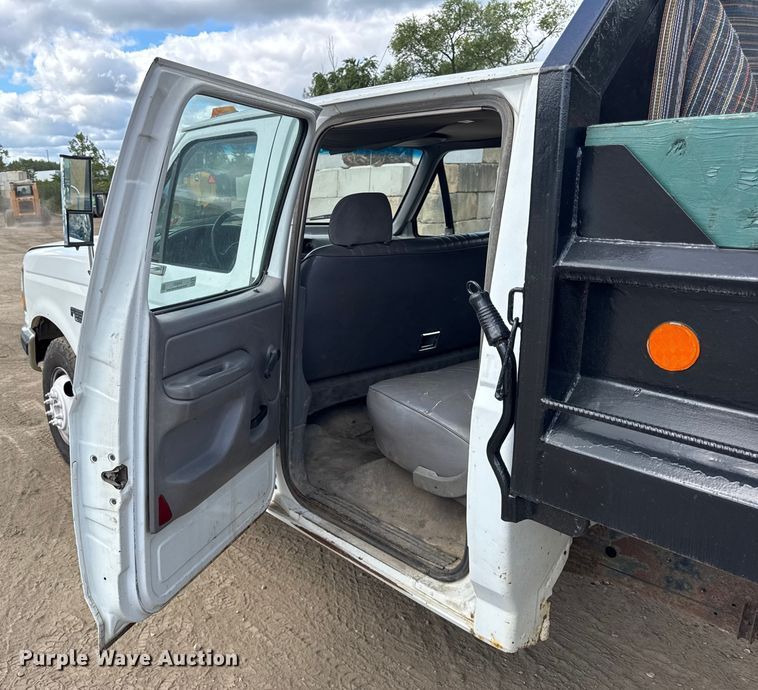 image for item ER0007 1995 Ford F350 Crew Cab dump bed pickup truck