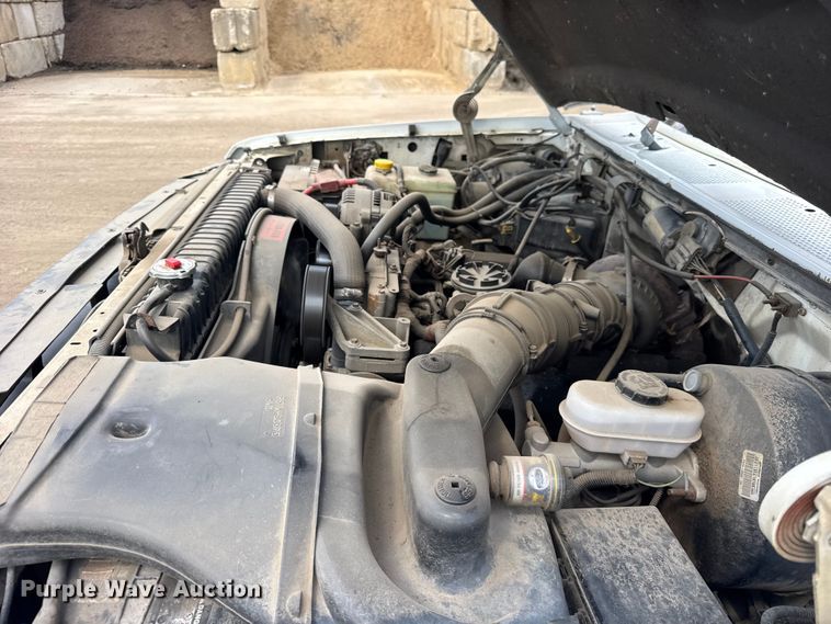 image for item ER0007 1995 Ford F350 Crew Cab dump bed pickup truck