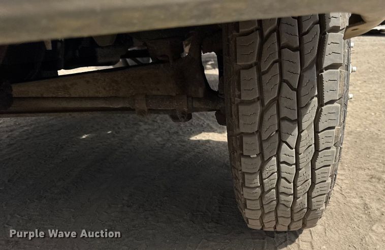 image for item ER0007 1995 Ford F350 Crew Cab dump bed pickup truck