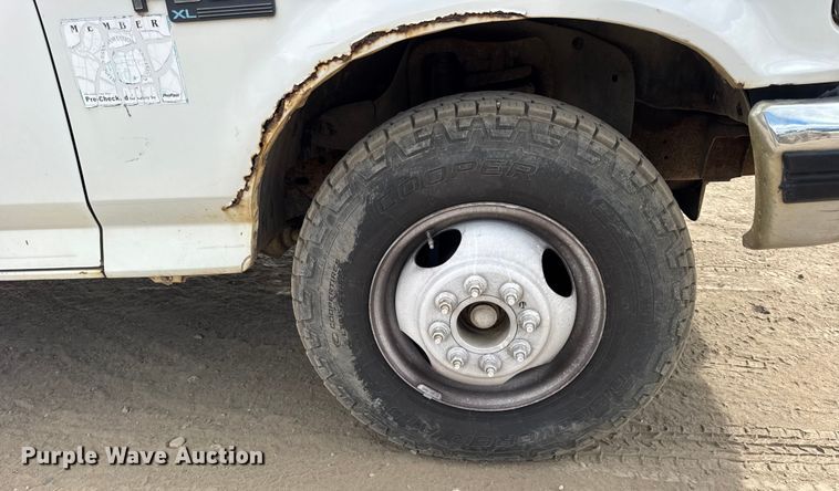 image for item ER0007 1995 Ford F350 Crew Cab dump bed pickup truck