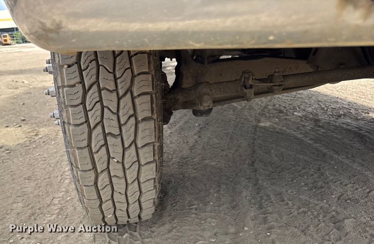 image for item ER0007 1995 Ford F350 Crew Cab dump bed pickup truck