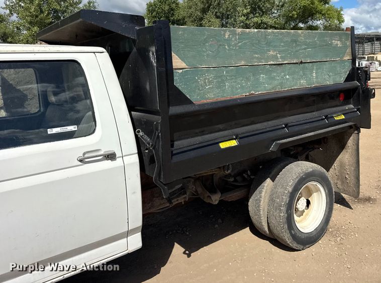 image for item ER0008 1995 Ford F350 Crew Cab dump bed pickup truck