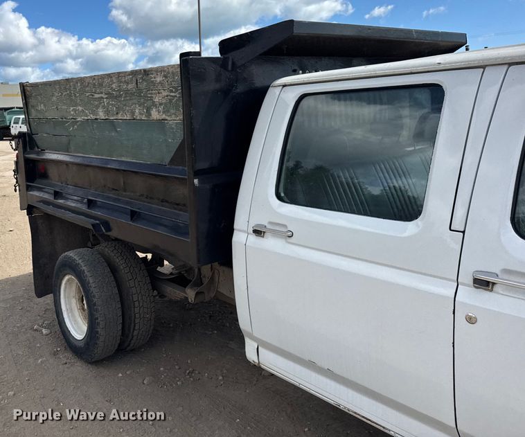 image for item ER0008 1995 Ford F350 Crew Cab dump bed pickup truck