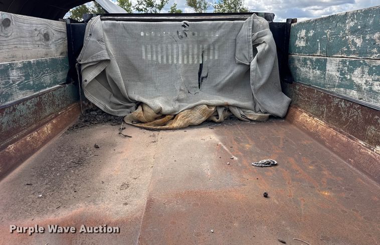 image for item ER0008 1995 Ford F350 Crew Cab dump bed pickup truck