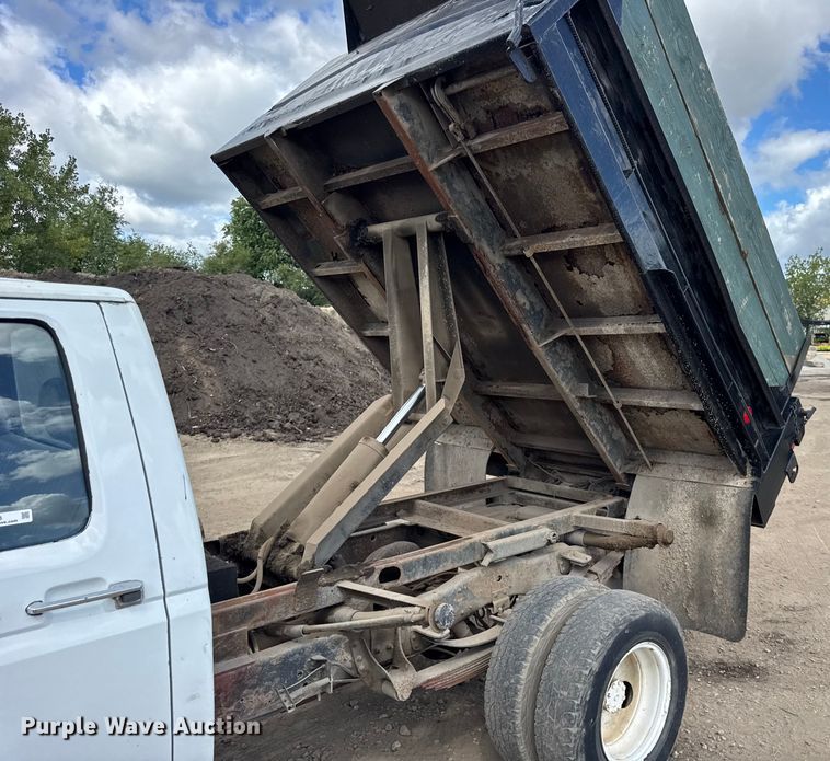image for item ER0008 1995 Ford F350 Crew Cab dump bed pickup truck