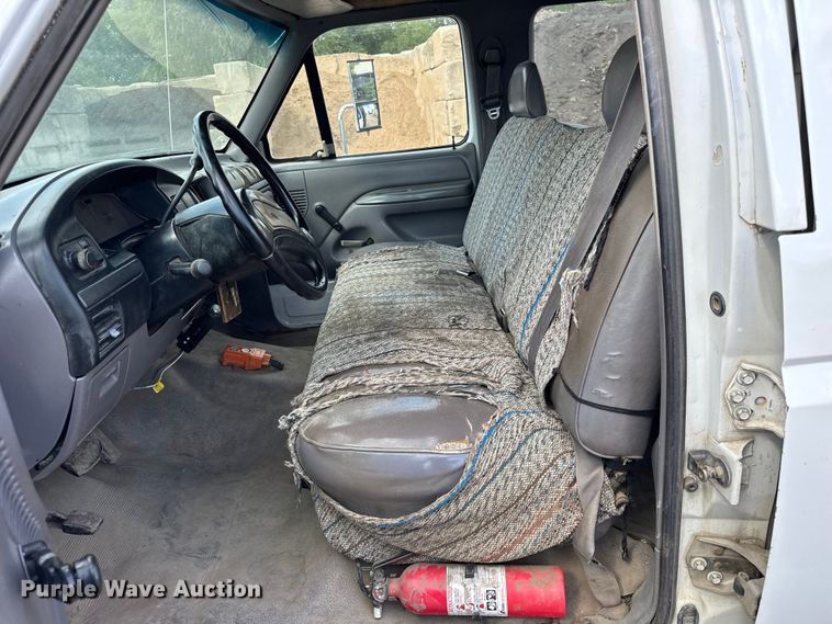 image for item ER0008 1995 Ford F350 Crew Cab dump bed pickup truck