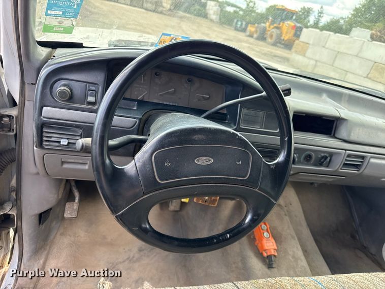 image for item ER0008 1995 Ford F350 Crew Cab dump bed pickup truck