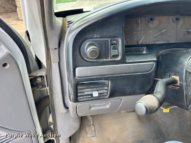 image for item ER0008 1995 Ford F350 Crew Cab dump bed pickup truck