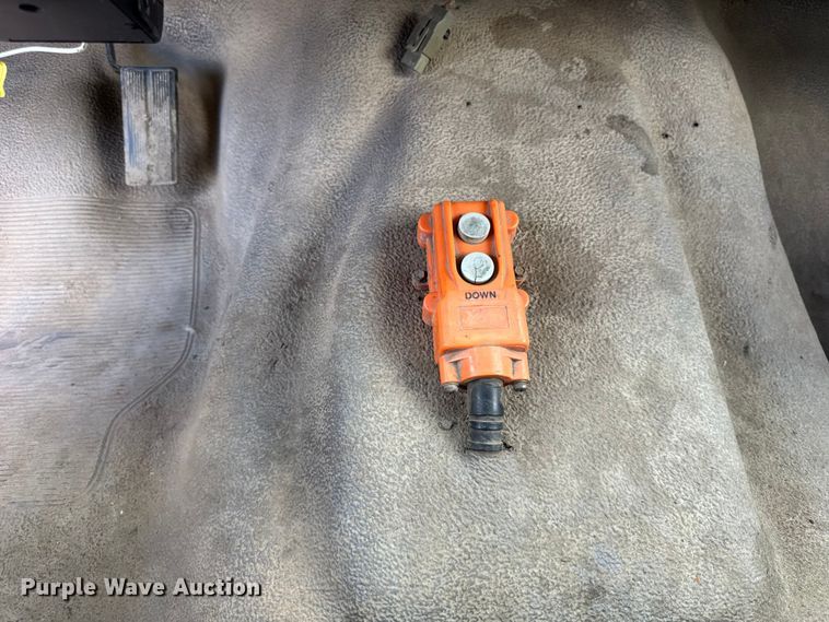 image for item ER0008 1995 Ford F350 Crew Cab dump bed pickup truck