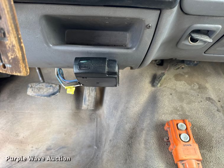 image for item ER0008 1995 Ford F350 Crew Cab dump bed pickup truck