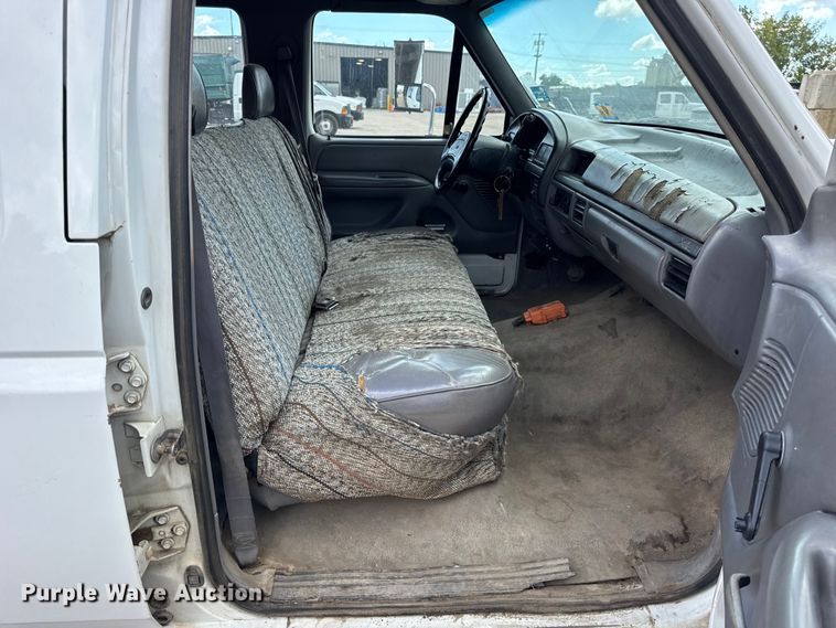 image for item ER0008 1995 Ford F350 Crew Cab dump bed pickup truck