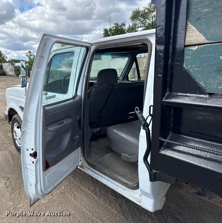 image for item ER0008 1995 Ford F350 Crew Cab dump bed pickup truck