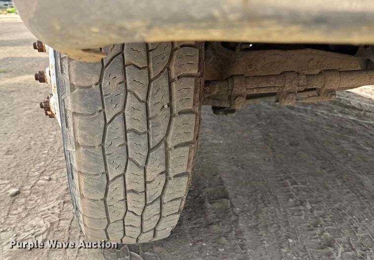 image for item ER0008 1995 Ford F350 Crew Cab dump bed pickup truck