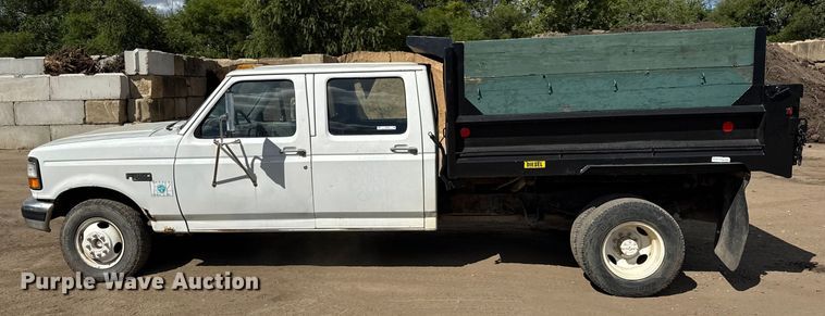 image for item ER0009 1995 Ford F350 Crew Cab dump bed pickup truck