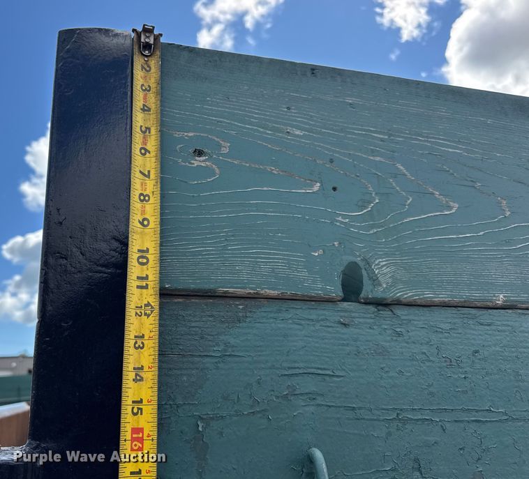 image for item ER0009 1995 Ford F350 Crew Cab dump bed pickup truck