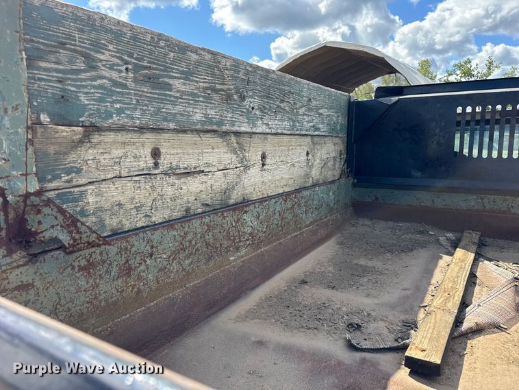 image for item ER0009 1995 Ford F350 Crew Cab dump bed pickup truck