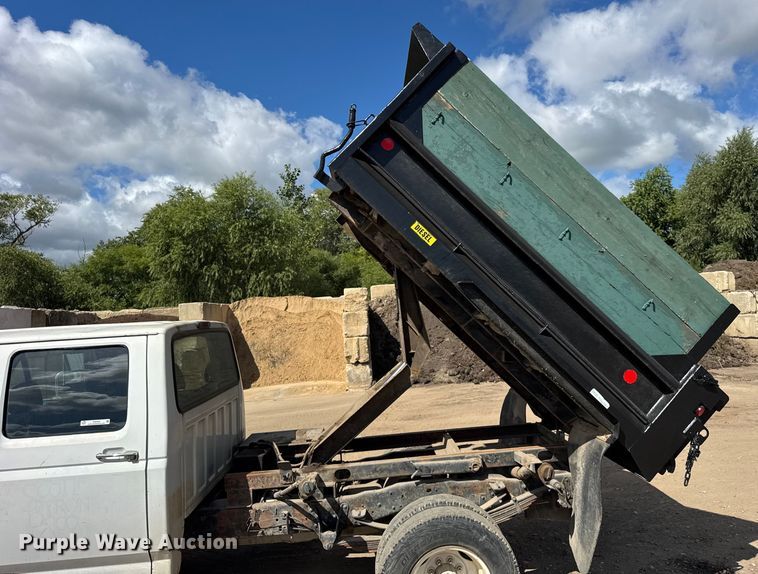 image for item ER0009 1995 Ford F350 Crew Cab dump bed pickup truck