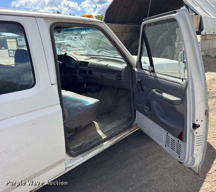 image for item ER0009 1995 Ford F350 Crew Cab dump bed pickup truck