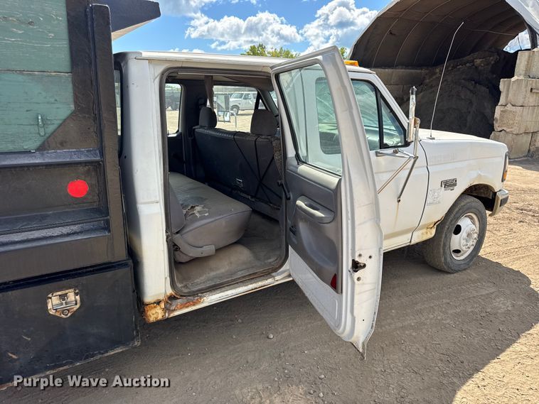 image for item ER0009 1995 Ford F350 Crew Cab dump bed pickup truck