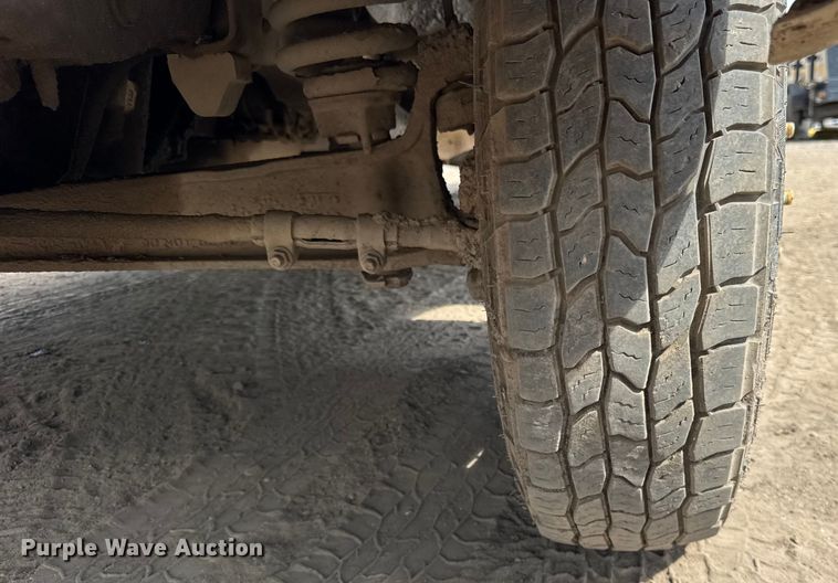 image for item ER0009 1995 Ford F350 Crew Cab dump bed pickup truck