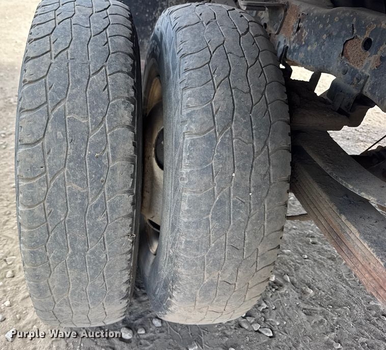 image for item ER0009 1995 Ford F350 Crew Cab dump bed pickup truck