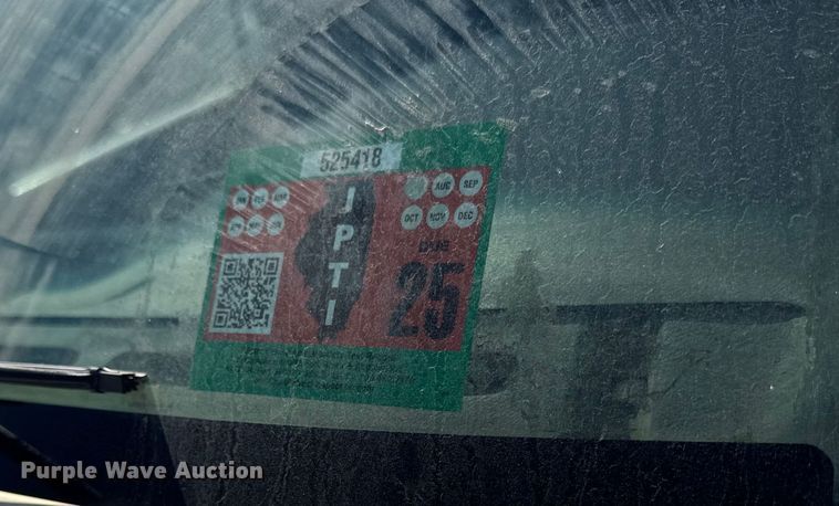 image for item ER0009 1995 Ford F350 Crew Cab dump bed pickup truck