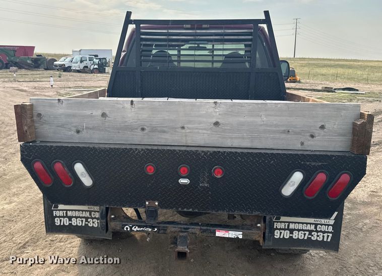 image for item ER2260 2000 Ford F250 Super Duty SuperCab flatbed pickup truck