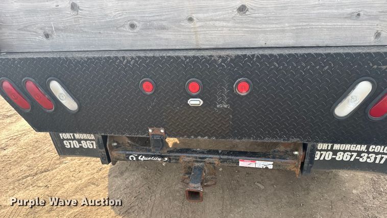 image for item ER2260 2000 Ford F250 Super Duty SuperCab flatbed pickup truck