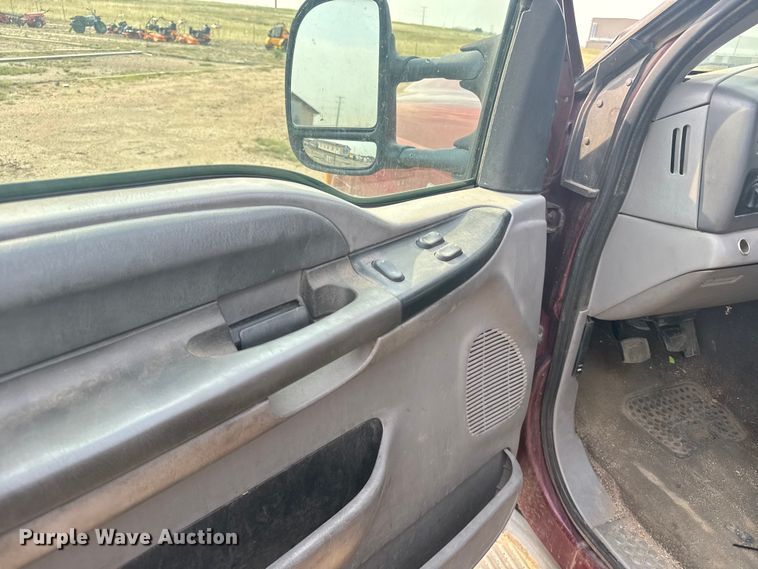 image for item ER2260 2000 Ford F250 Super Duty SuperCab flatbed pickup truck