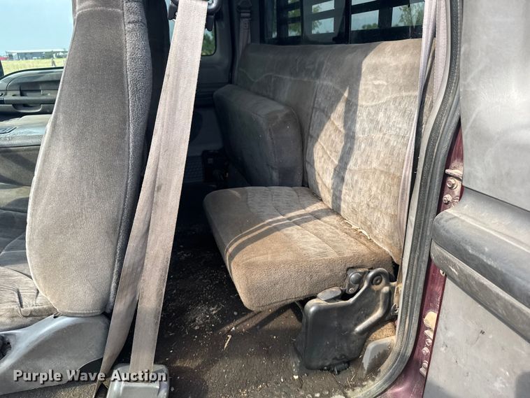 image for item ER2260 2000 Ford F250 Super Duty SuperCab flatbed pickup truck