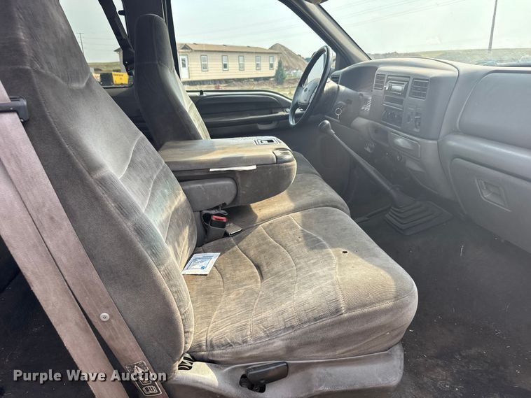 image for item ER2260 2000 Ford F250 Super Duty SuperCab flatbed pickup truck