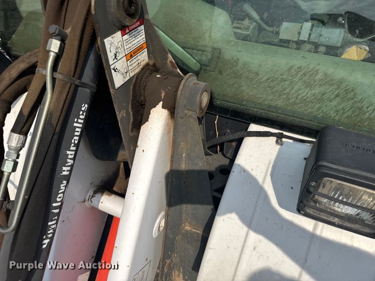 image for item ER2261 2014 Bobcat 5600 Toolcat utility vehicle