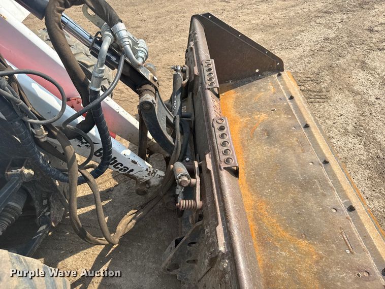 image for item ER2261 2014 Bobcat 5600 Toolcat utility vehicle