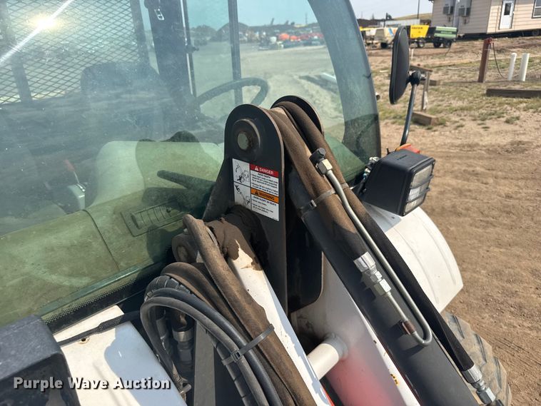 image for item ER2261 2014 Bobcat 5600 Toolcat utility vehicle