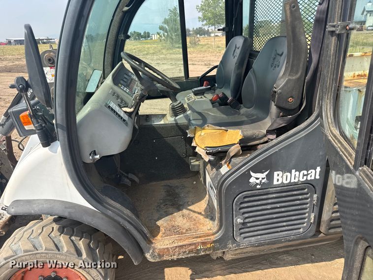 image for item ER2261 2014 Bobcat 5600 Toolcat utility vehicle
