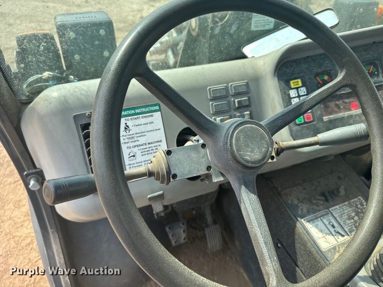 image for item ER2261 2014 Bobcat 5600 Toolcat utility vehicle