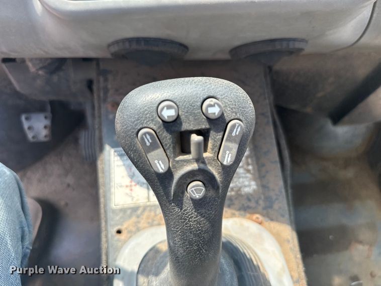 image for item ER2261 2014 Bobcat 5600 Toolcat utility vehicle