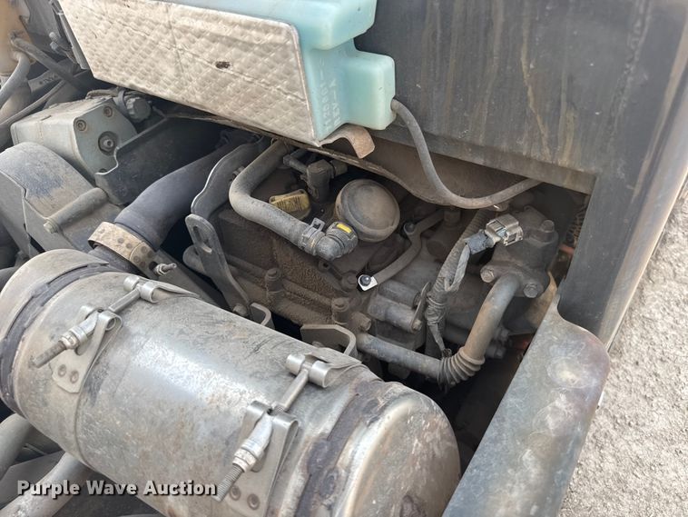 image for item ER2261 2014 Bobcat 5600 Toolcat utility vehicle