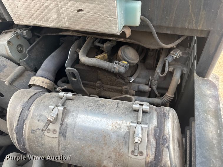 image for item ER2261 2014 Bobcat 5600 Toolcat utility vehicle