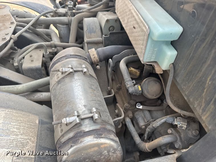 image for item ER2261 2014 Bobcat 5600 Toolcat utility vehicle