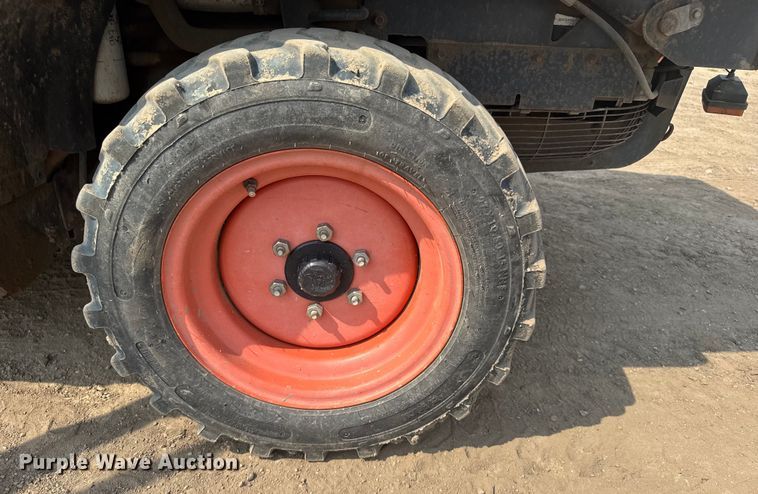 image for item ER2261 2014 Bobcat 5600 Toolcat utility vehicle