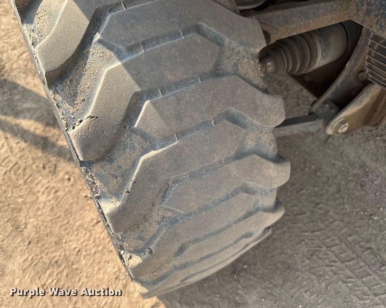 image for item ER2261 2014 Bobcat 5600 Toolcat utility vehicle