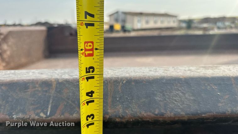 image for item ER2262 2006 GMC W4500 Crew Cab dump truck