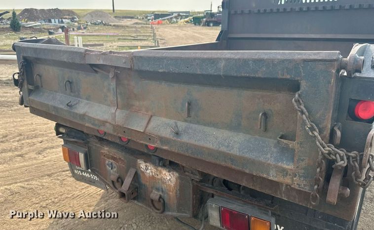 image for item ER2262 2006 GMC W4500 Crew Cab dump truck