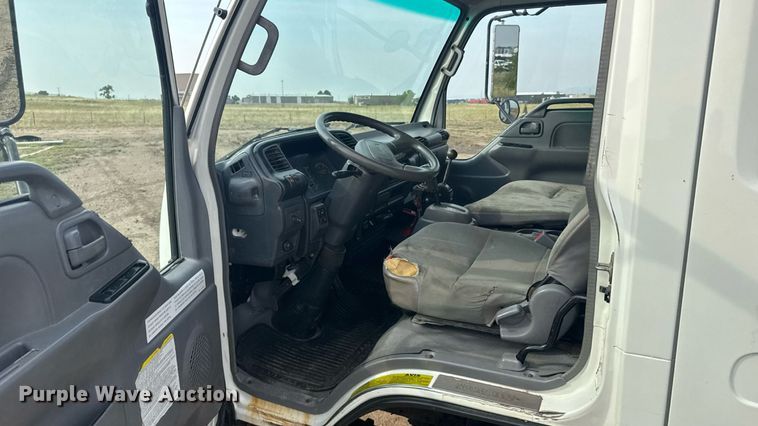 image for item ER2262 2006 GMC W4500 Crew Cab dump truck