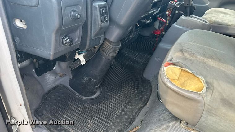 image for item ER2262 2006 GMC W4500 Crew Cab dump truck